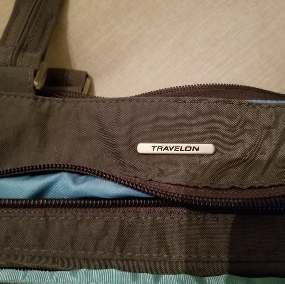 Travelon RFID-protected Travel Laptop Bag - Picture 7 of 7